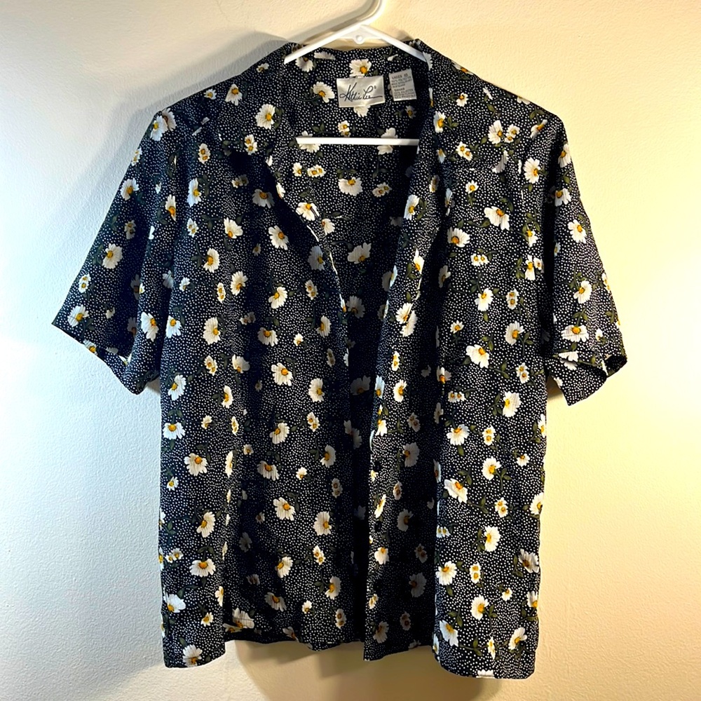 Kathie Lee button down floral shirt